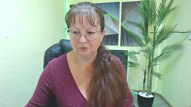 VanessaHotts online show from July 11, 5:18 am