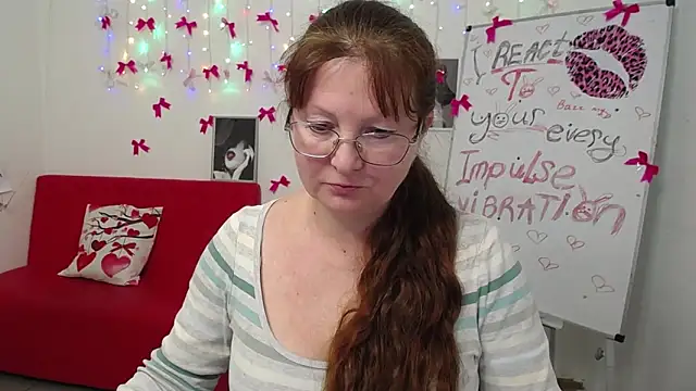 VanessaHotts online show from March 21, 8:19 am