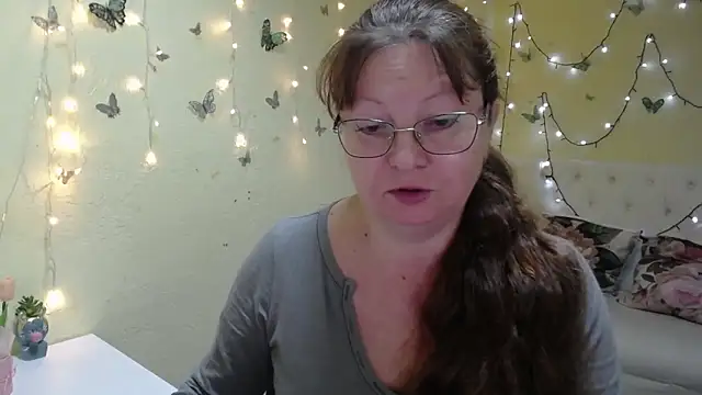 VanessaHotts online show from March 13, 6:04 am