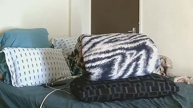 AddictiveAssCurves online show from July 18, 12:51 pm