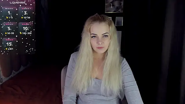 StephanieSweety online show from December 17, 5:17 pm