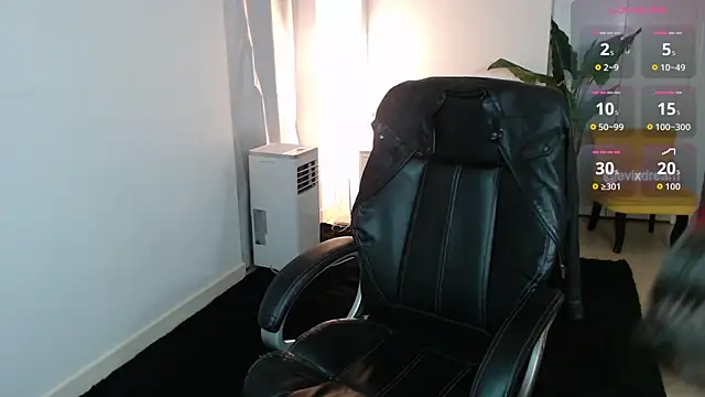 Crystal-dreamt online show from July 9, 1:57 pm
