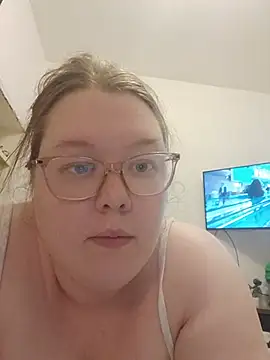Sexycurvyemilyy online show from August 1, 9:50 pm