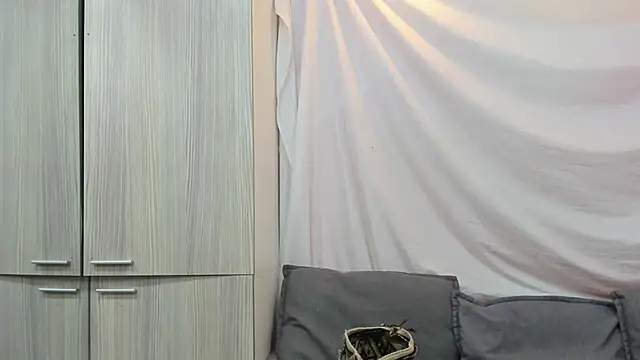 Snapshot of Mhelanny2 chatting on September 20, 7:12 pm Mhelanny2 online show from September 20, 7:12 pm