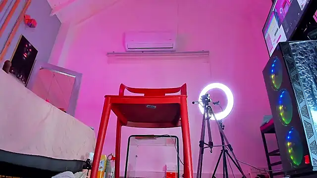 Miss Pawi online show from March 17, 8:46 pm