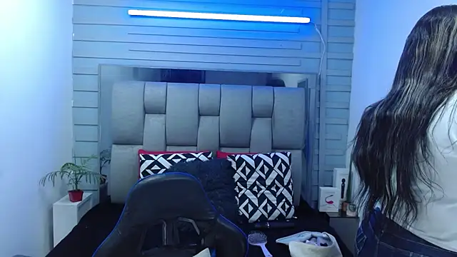 evelin zaens online show from March 25, 4:49 am