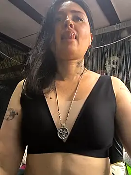 KikiXRed online show from July 21, 11:11 am