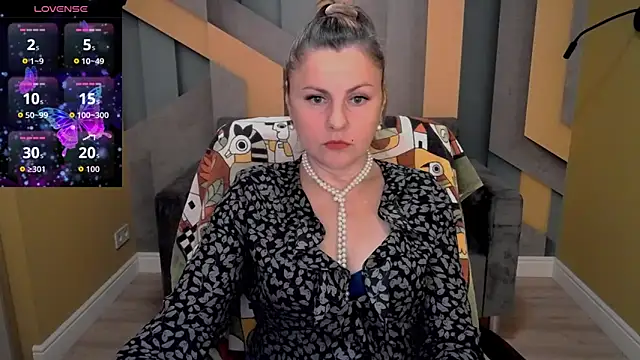 Snapshot of Candy_Long chatting on October 9, 5:55 am Candy Long online show from October 9, 5:55 am