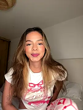 Bella cutte  online show from November 20, 12:33 am