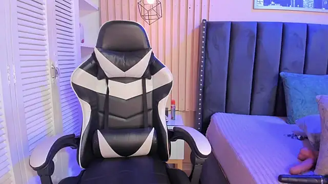 ashlye miller  online show from March 4, 4:41 am