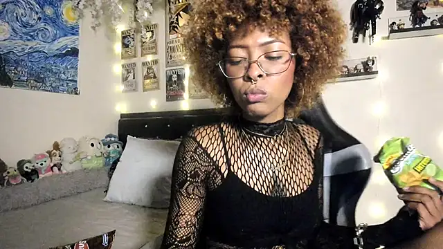 Snapshot of Cristal_Jonas@xh chatting on October 13, 4:37 am Cristal Jonasxh online show from October 13, 4:37 am