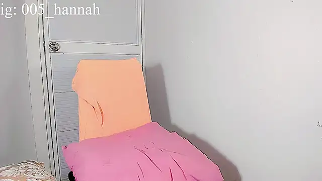 Snapshot of Hannahsmit chatting on October 9, 6:50 am Hannahsmit online show from October 9, 6:50 am