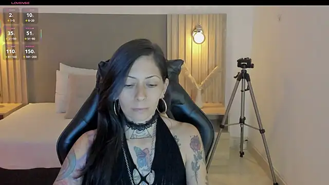 dark gotica online show from March 21, 12:43 pm