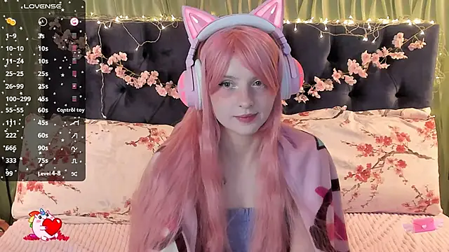 Snapshot of AliceLanley chatting on September 24, 12:48 pm AliceLanley online show from September 24, 12:48 pm