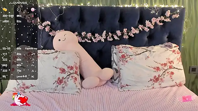 Snapshot of AliceLanley chatting on September 26, 12:25 pm AliceLanley online show from September 26, 12:25 pm