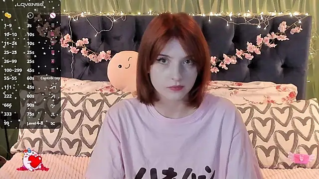 Snapshot of AliceLanley chatting on September 19, 12:48 pm AliceLanley online show from September 19, 12:48 pm