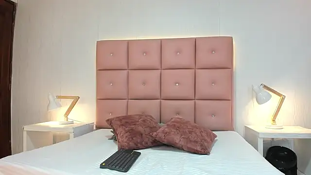 lhiamfit online show from November 22, 8:44 pm