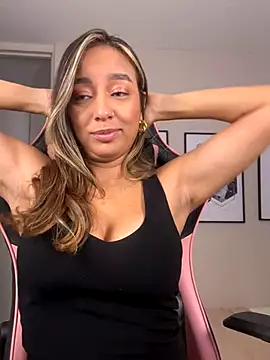 Snapshot of DianaHopson chatting on September 11, 11:10 am DianaHopson online show from September 11, 11:10 am