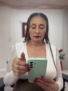 lilian prada online show from June 16, 7:37 pm