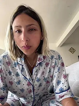 Ameellie online show from November 22, 5:04 pm