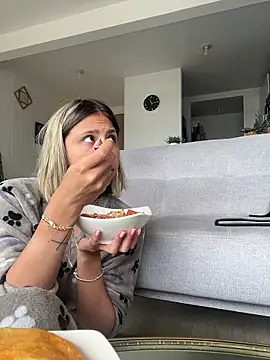 Ameellie online show from November 26, 4:41 pm