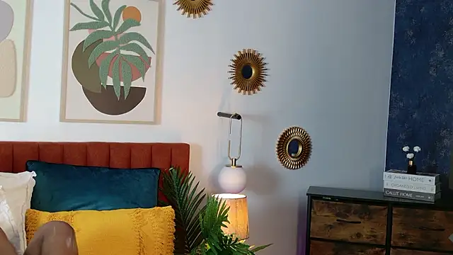 ShanialaFrancaise online show from March 4, 1:28 pm