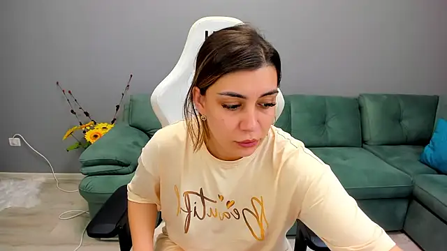 EveEvian online show from June 18, 2:11 pm