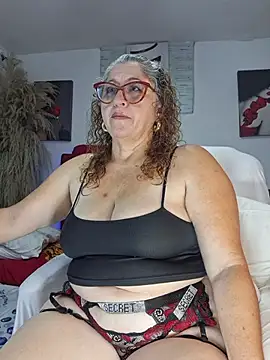 evelin hott online show from February 18, 4:55 am