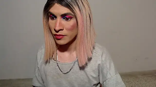 HugeDanex online show from December 3, 4:48 am