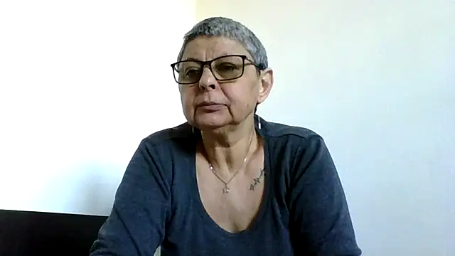 roseblak42 online show from May 3, 4:21 pm