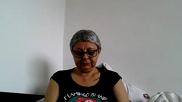 roseblak42 online show from May 31, 11:38 am