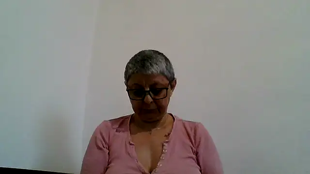 roseblak42 online show from May 9, 3:36 pm