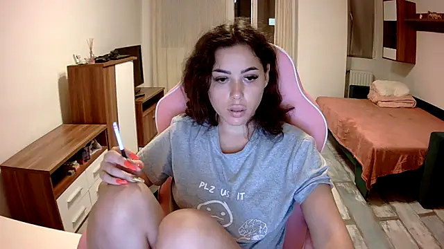 Snapshot of LovelyJulliette chatting on September 25, 5:11 pm LovelyJulliette online show from September 25, 5:11 pm