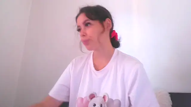 Snapshot of LovelyJulliette chatting on September 19, 2:16 pm LovelyJulliette online show from September 19, 2:16 pm
