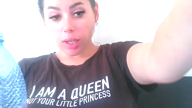 Snapshot of LovelyJulliette chatting on September 14, 12:03 pm LovelyJulliette online show from September 14, 12:03 pm