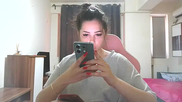 LovelyJulliette online show from July 20, 12:40 pm