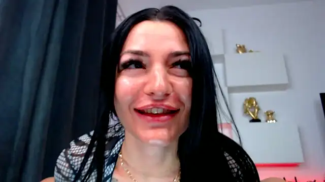 arianatattoos online show from October 27, 9:16 am