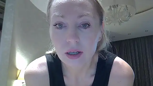 ZarinaSwift online show from October 21, 4:05 am