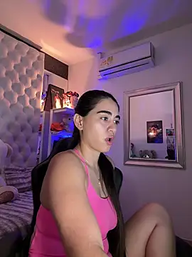 Snapshot of ZarahEvans chatting on September 12, 9:11 pm ZarahEvans online show from September 12, 9:11 pm