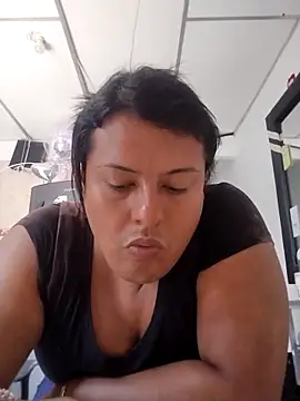 KIARAMARSHALLWELLZ online show from March 13, 5:25 pm