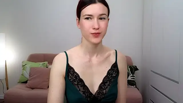 AliciaNewell online show from November 6, 9:15 am