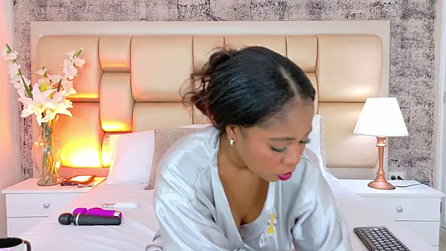 AlisonTravis online show from November 7, 8:36 pm