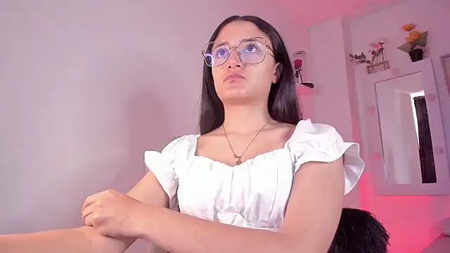  Caroliinee  online show from September 15, 5:09 pm