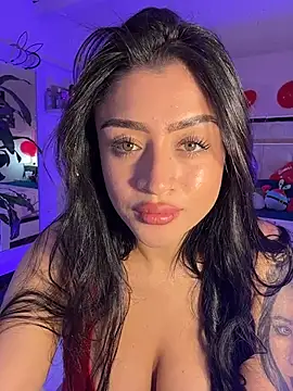 lucianaroy online show from February 15, 7:13 pm