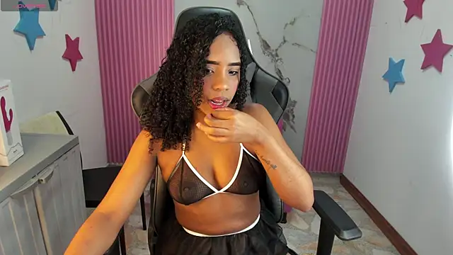 Snapshot of lia_16 chatting on October 16, 11:24 am lia 16 online show from October 16, 11:24 am