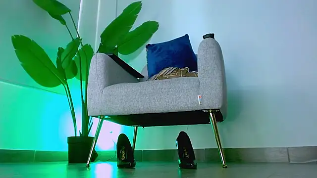 Sara ow online show from February 11, 9:05 pm