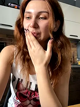 QuitieLia online show from November 30, 8:29 am