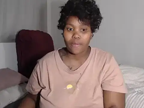 Snapshot of Real1SweetQueen chatting on October 4, 7:51 pm Real1SweetQueen online show from October 4, 7:51 pm