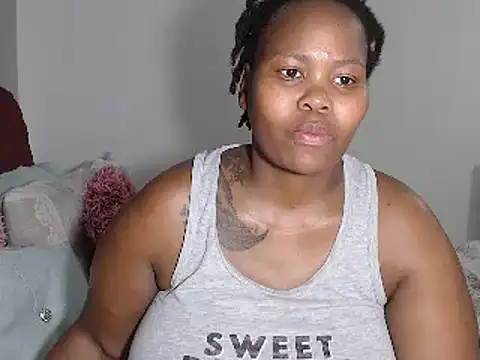 Snapshot of Real1SweetQueen chatting on September 15, 5:31 pm Real1SweetQueen online show from September 15, 5:31 pm