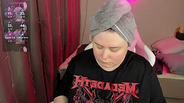 Akemi BBW online show from April 2, 5:49 am